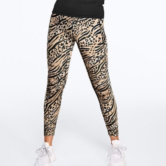 Pink Victoria's Secret red snakeskin leggings - Picture 8 of 8